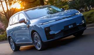 Leapmotor B10 - front action